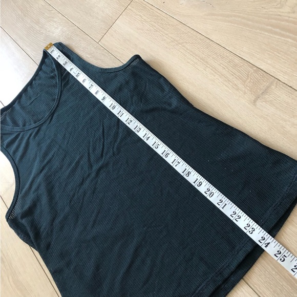 Lululemon Racerback Mesh Tank Top Made in Canada Size 10 - Picture 9 of 9